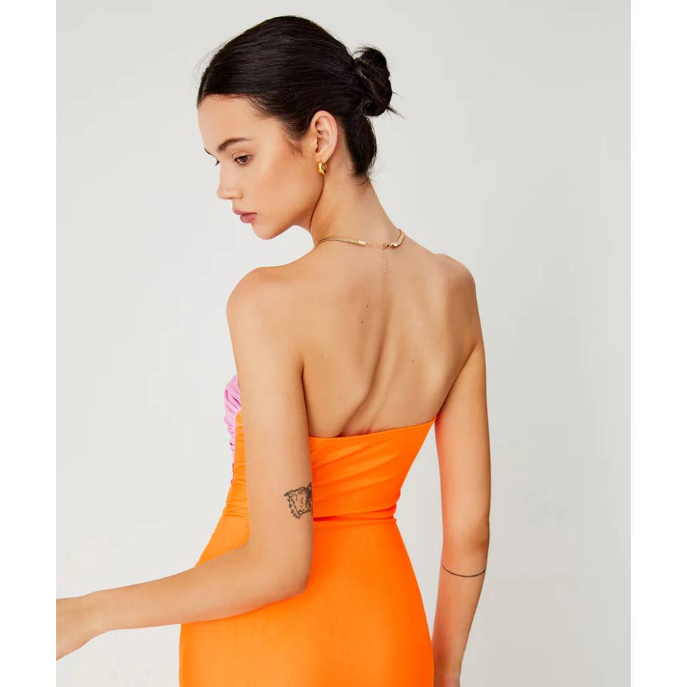 π
Commense Orange Burst Three-Tone Twist Cutout Midi Tube Dress - Medium - A Symphony of Style! π