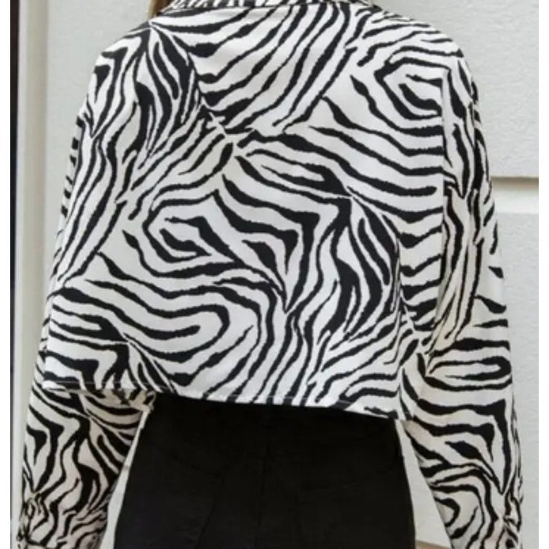 Zebra Long Sleeve Print Crop Shirt | Size 4 | Chicgenes