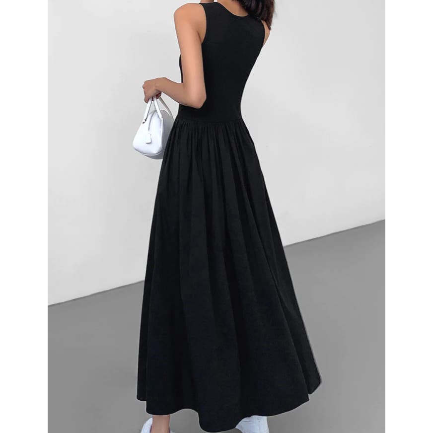 Leisure Crew Neck Long Dress | Size Medium | Commense