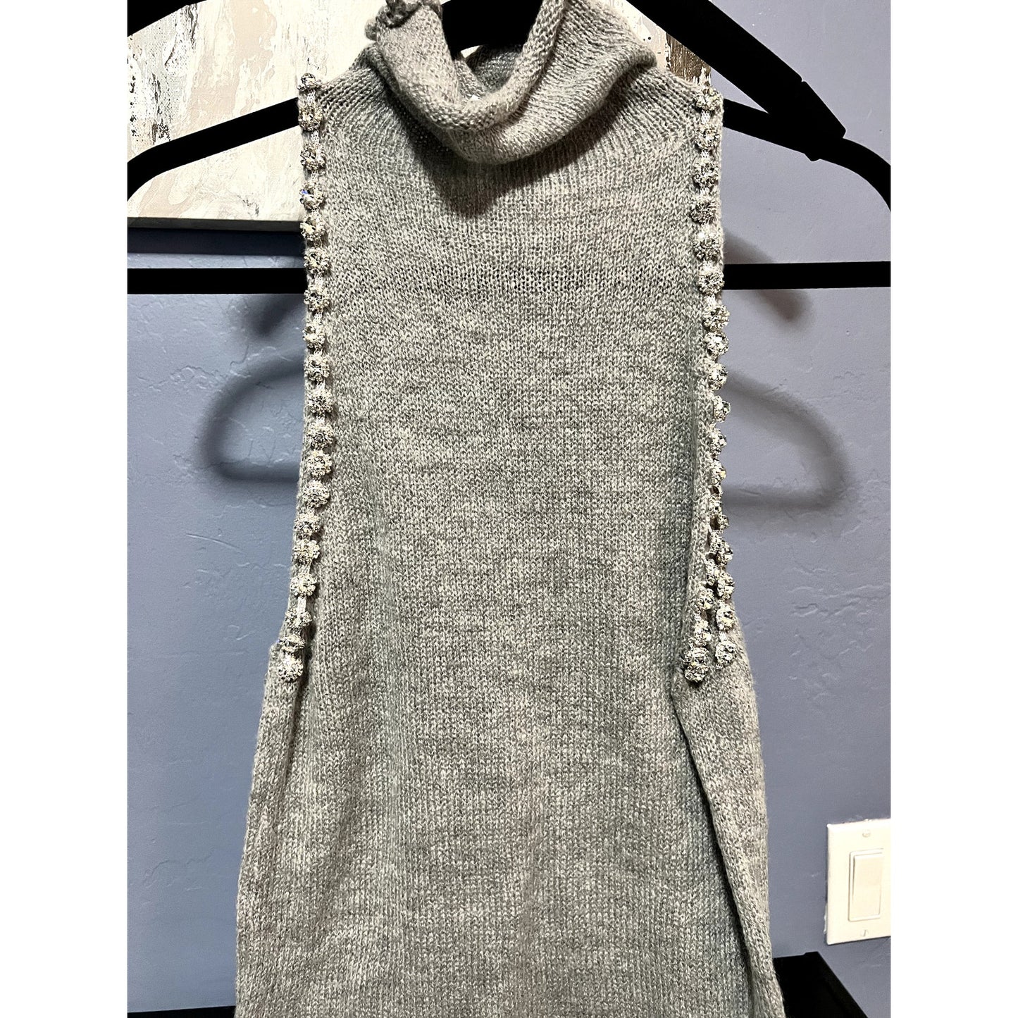 Sleeveless Jewel Knit top - Gray | Size Small | Commense